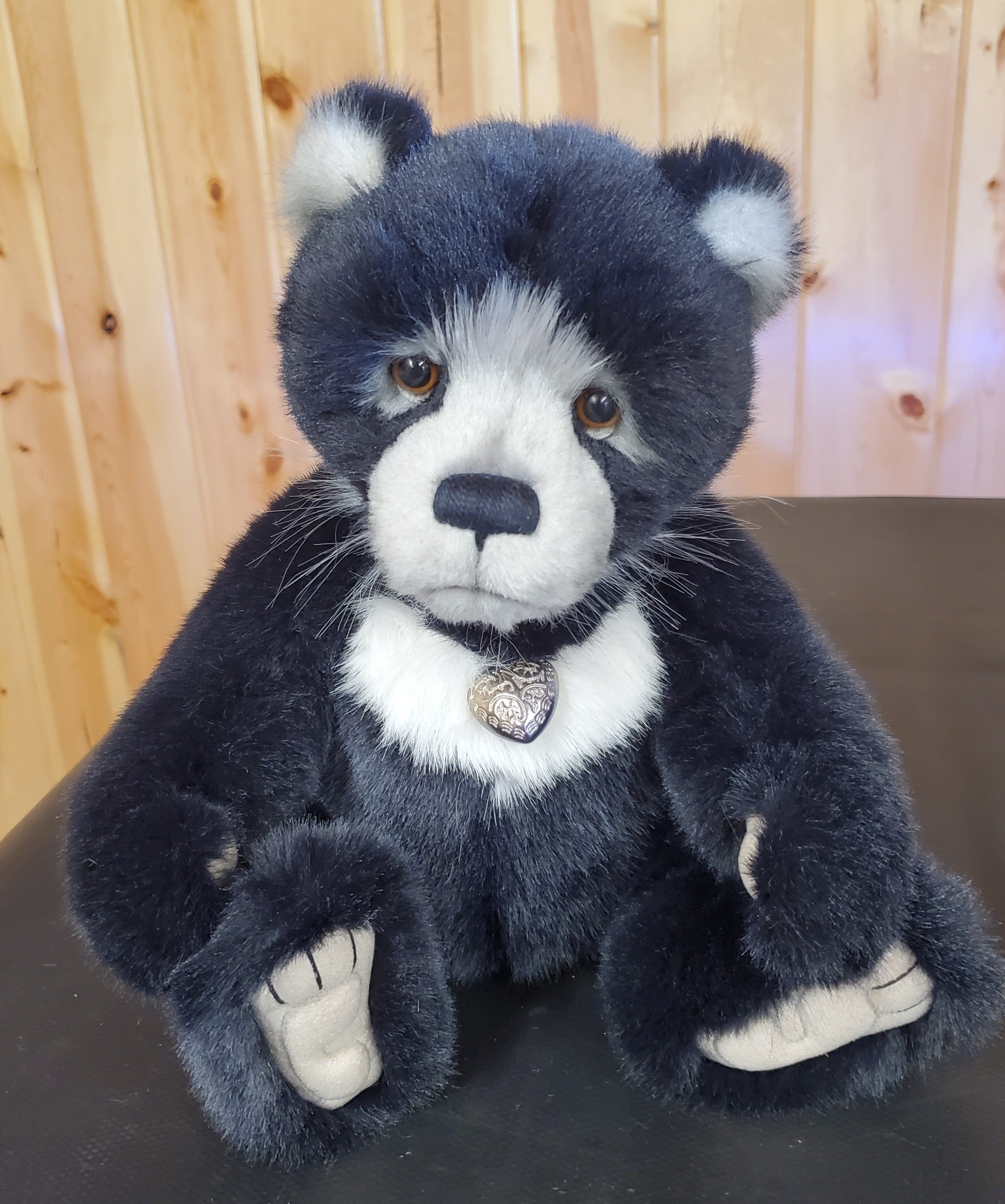 the bears2＆bearise Bitzee Magicals Interactive Toy with 20 Characters Inside Bitzee