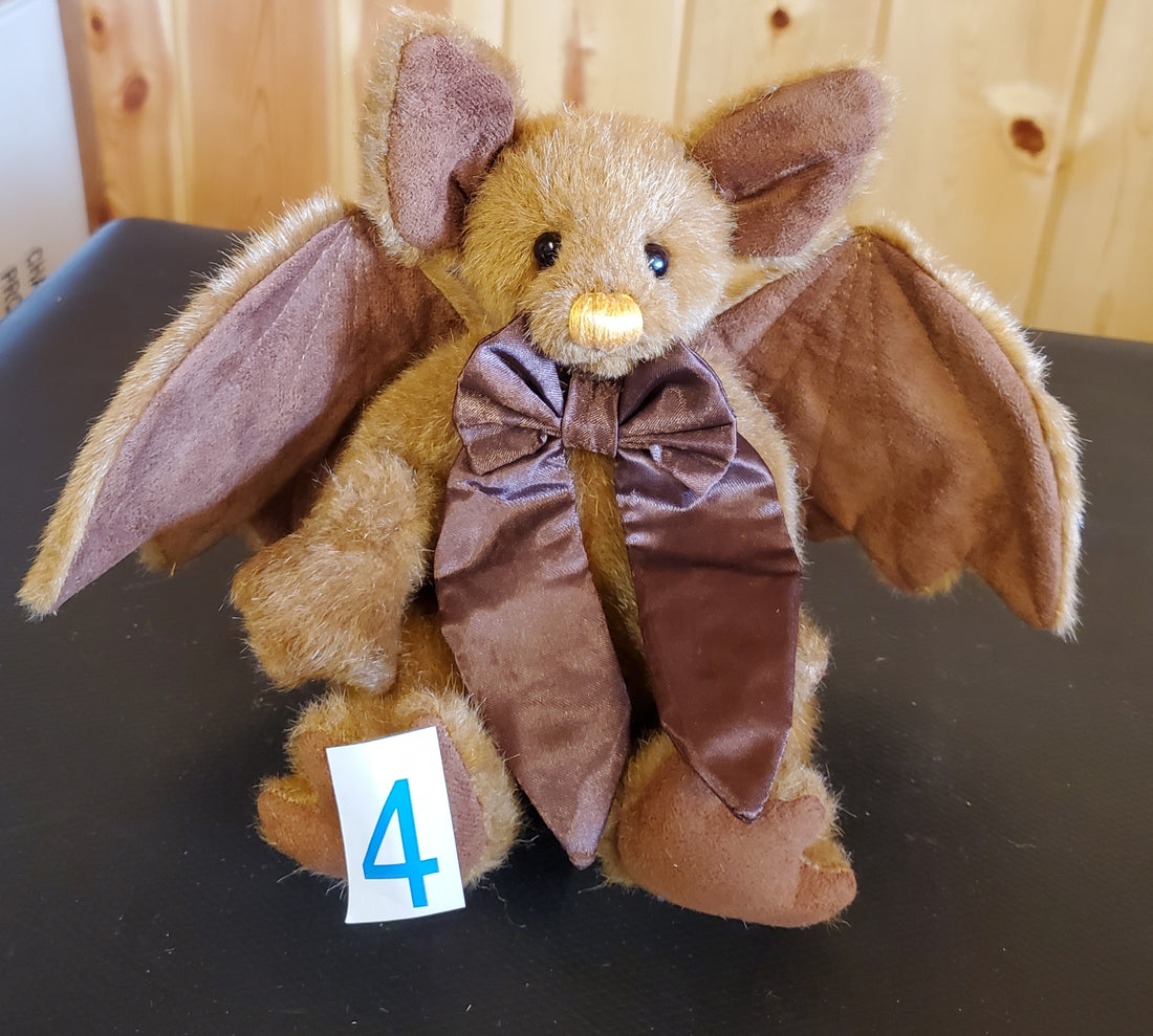 Pippy Strell - 9" Brown, Gothic Bat by Charlie Bears