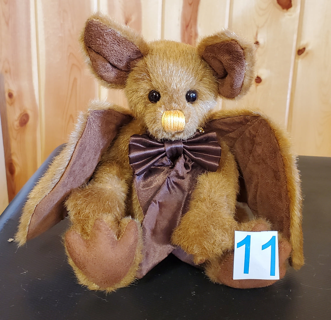 Pippy Strell - 9" Brown, Gothic Bat by Charlie Bears