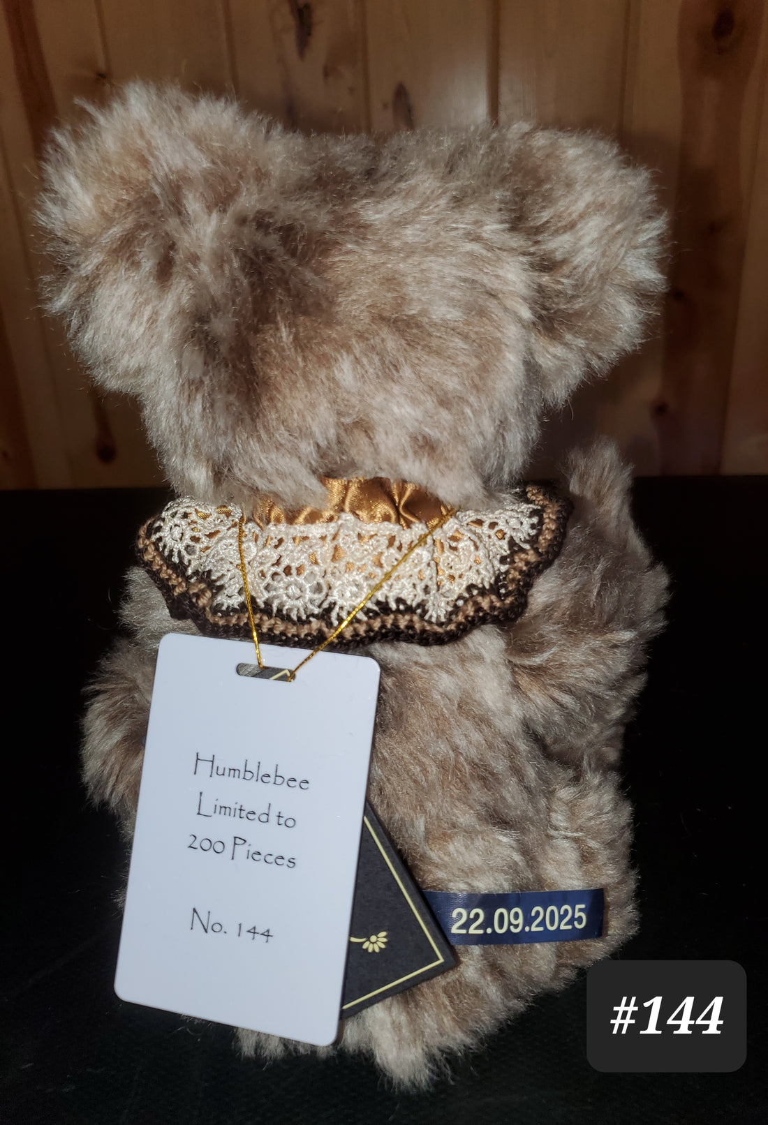 Humblebee - 12" Mohair w/ Cream and Brown Fur, Lace Collar - Isabelle Collection