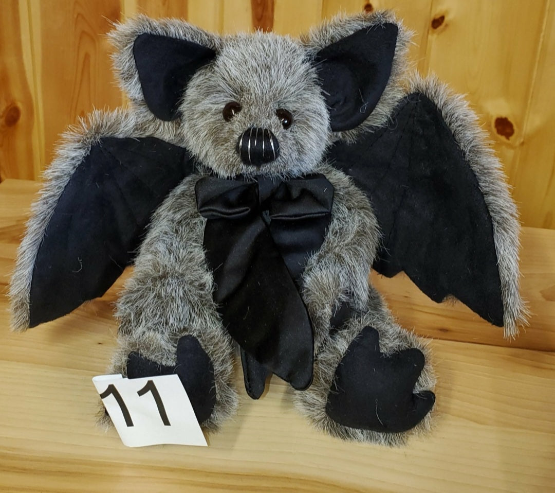 Belfry - 9" Black and Grey Bat by Charlie Bears