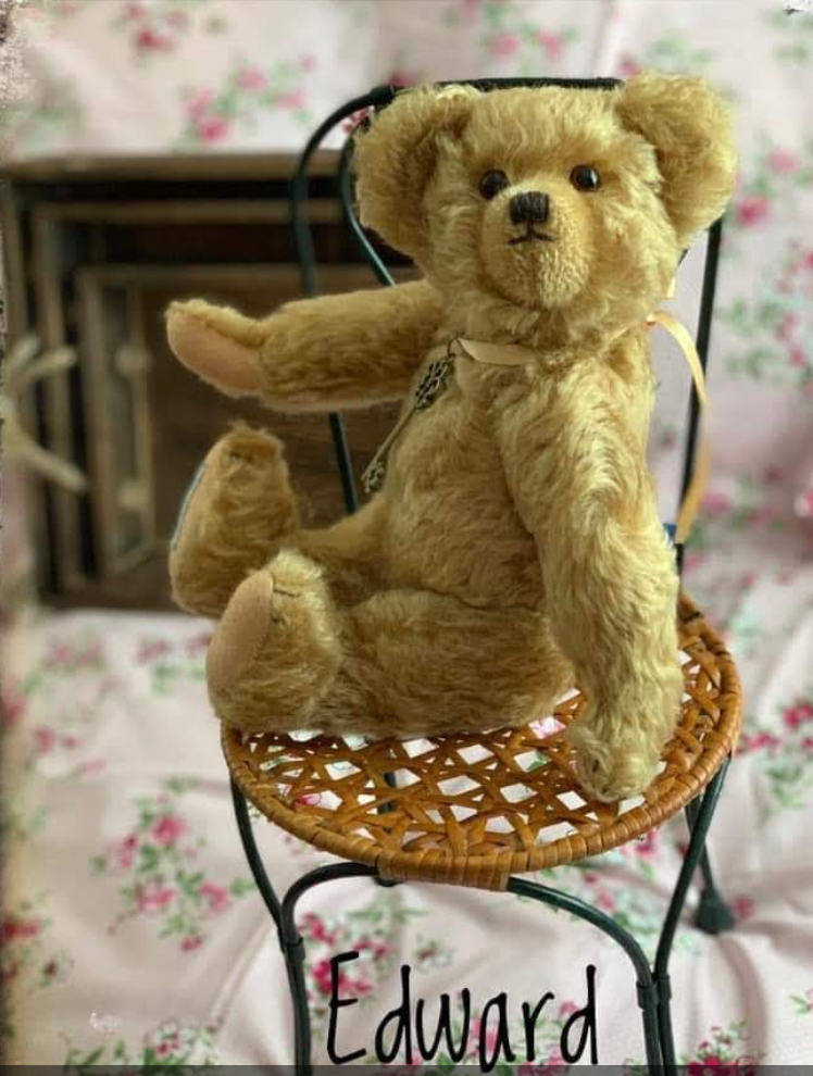 Edward Bear Keyring - Based on Christopher Robin's real Teddy bear Edward